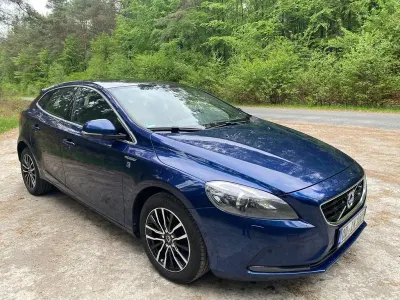 Gebraucht Volvo V40 Ocean Race 150 PS (110 kW) 2015 Blau Limousine