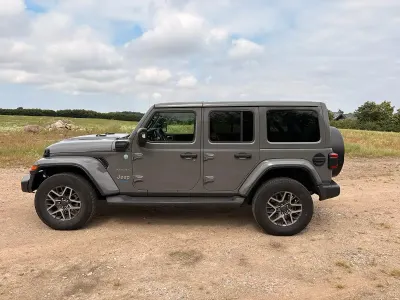 Gebraucht Jeep Wrangler Sahara 381 PS (280 kW) 2022 Grau SUV