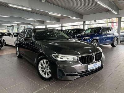 Gebraucht BMW 520 Sport Line 190 PS (139 kW) 2023 Sophistograu Kombi