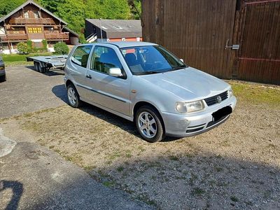 Brugt VW Polo 54 HK (39 kW) 1998 Sølv Hatchback