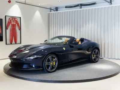 Gebraucht Ferrari Roma 620 PS (456 kW) 2025 Blau Cabrio