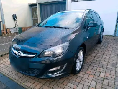 Gebraucht Opel Astra Active 165 PS (121 kW) 2013 Schwarz Kombi