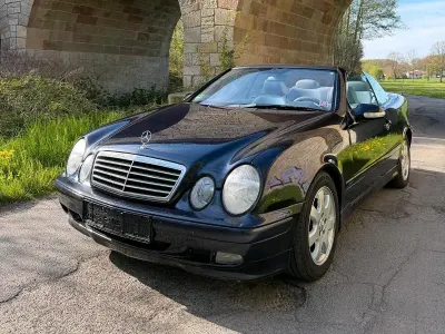 Gebraucht Mercedes CLK200 163 PS (119 kW) 2002 Blau Cabrio