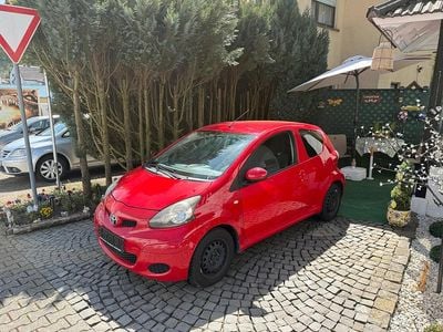 Second-hand Toyota Aygo Edition 68 CP (50 kW) 2011 Roșu Hatchback