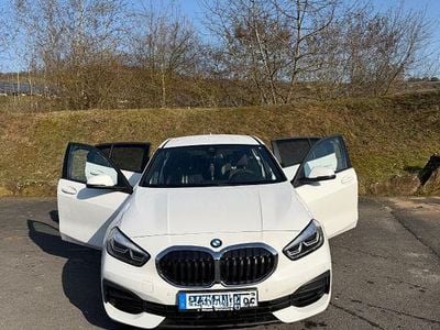 Usata BMW 118 136 CV (100 kW) 2021 Bianco Utilitaria