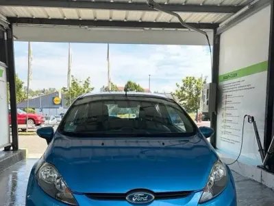 Gebraucht Ford Fiesta 82 PS (60 kW) 2010 Blau Limousine