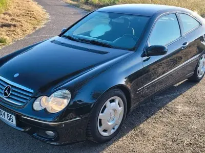 Gebraucht Mercedes C220 150 PS (110 kW) 2008 Schwarz Coupé