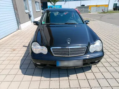 Gebraucht Mercedes C180 142 PS (104 kW) 2004 Schwarz Limousine