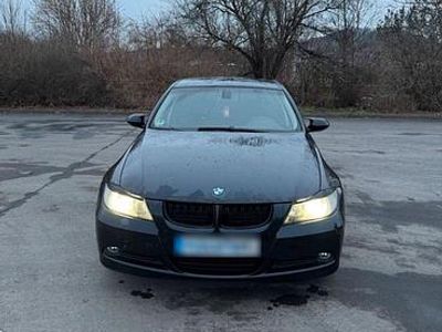 Gebraucht BMW 318 143 PS (105 kW) 2008 Schwarz Limousine