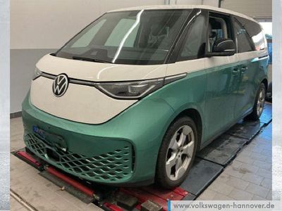 Candyweiß/bay leaf green meta Gebraucht 2023 VW ID. Buzz Pro Van / Kleinbus | 44.890 € (Teuer)