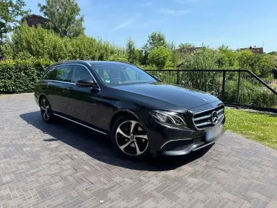 Gebraucht Mercedes E220 194 PS (142 kW) 2018 Schwarz Limousine