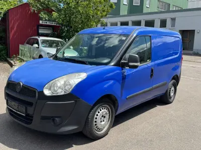 Gebraucht Fiat Doblò Basis 120 PS (88 kW) 2015 Blau Van / Kleinbus