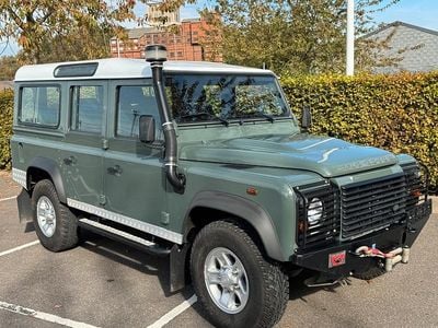Grün Gebraucht 2011 Land Rover Defender SUV | 45.000 €