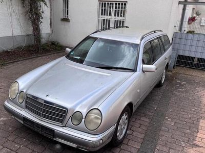 Mercedes E230