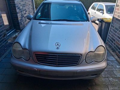 Mercedes C200