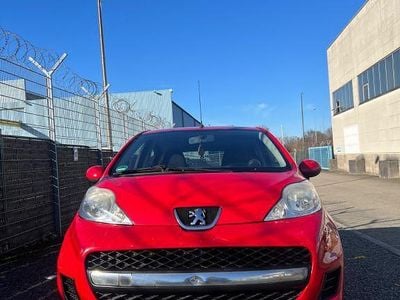 Gebraucht Peugeot 107 68 PS (50 kW) 2011 Rot Kleinwagen