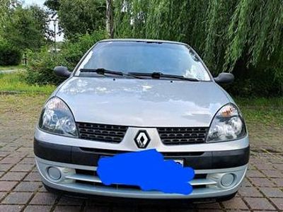 Second-hand Renault Clio II 75 CP (55 kW) 2003 Argintiu Hatchback