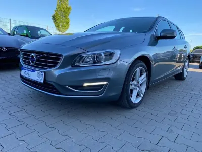 Używany Volvo V60 245 KM (180 kW) 2017 Szary Kombi