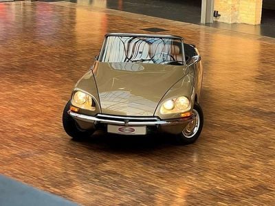 Gris sahara ac111 Gebraucht 1970 Citroën DS Cabrio | 252.000 €