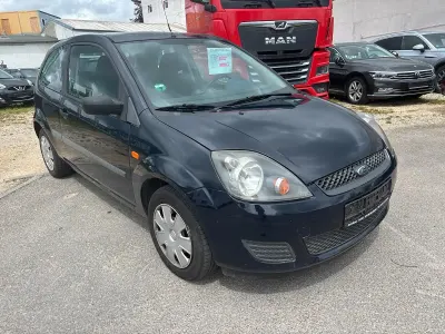Używany Ford Fiesta 75 KM (55 kW) 2007 Niebieski Hatchback