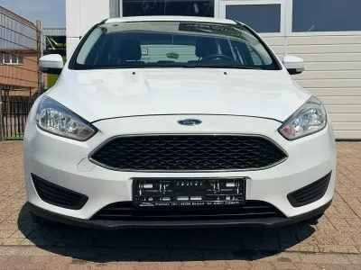 Gebraucht Ford Focus Ambiente 95 PS (69 kW) 2015 Weiß Kombi