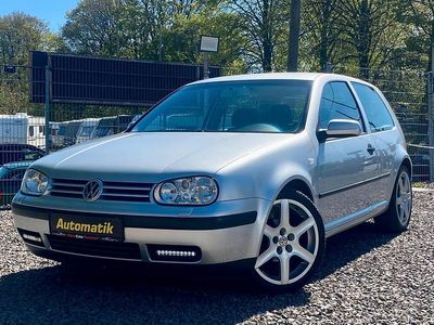 Second-hand VW Golf IV S 102 CP (75 kW) 2001 Argintiu Berlinǎ