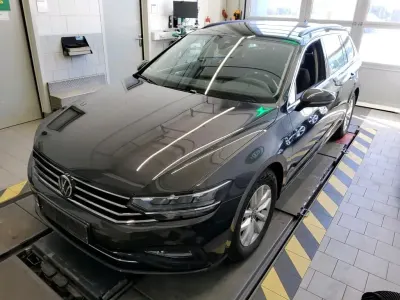 Używany VW Passat Business 150 KM (110 kW) 2021 Szary Kombi
