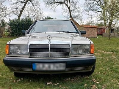 Usata Mercedes 190 109 CV (80 kW) 1991 Argento Berlina