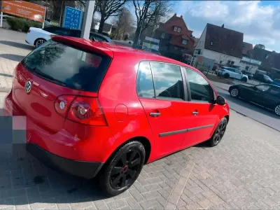 Gebraucht VW Golf V 74 PS (54 kW) 2006 Rot Kleinwagen