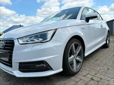 Gebraucht Audi A1 S-Line 90 PS (66 kW) 2015 Weiß Kleinwagen
