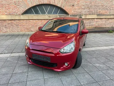 Gebraucht Mitsubishi Space Star 71 PS (52 kW) 2013 Rot Van / Kleinbus
