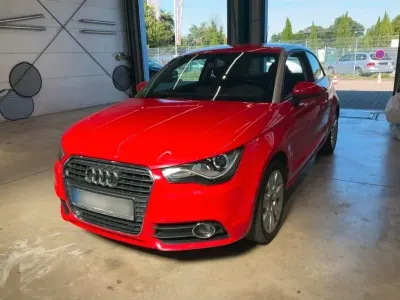 Gebraucht Audi A1 Ambition 122 PS (89 kW) 2010 Rot Kleinwagen