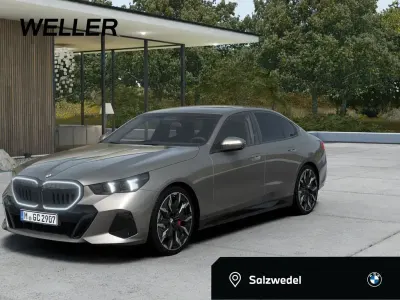 Gebraucht BMW 520 M Sport 197 PS (144 kW) 2026 Oxid grey ii (grau) Limousine