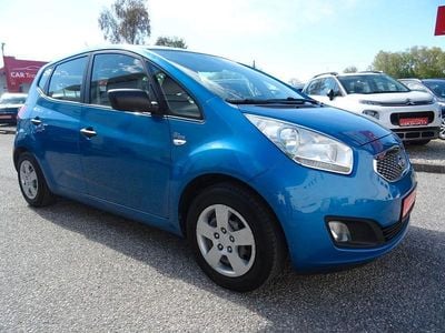 Begagnad Kia Venga Vision 90 HK (66 kW) 2010 Blå Halvkombi