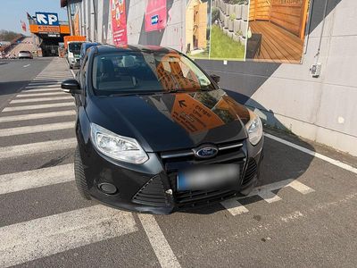 Gebraucht Ford Focus 95 PS (69 kW) 2012 Schwarz Kombi