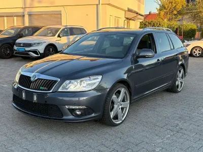 Gebraucht Skoda Octavia RS 170 PS (125 kW) 2011 Grau Kombi