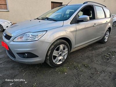 Gebraucht Ford Focus 116 PS (85 kW) 2010 Silber Kombi