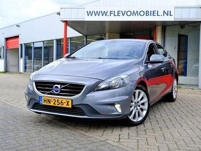 Gebraucht Volvo V40 R-Design 120 PS (88 kW) 2015 Grau Limousine