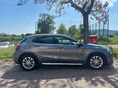 Mercedes GLA200