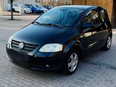 Gebraucht VW Fox 54 PS (39 kW) 2010 Schwarz Kleinwagen