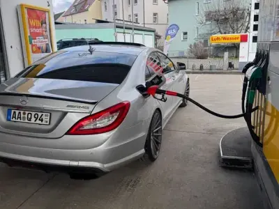 Gebraucht Mercedes CLS63 AMG AMG 557 PS (409 kW) 2011 Silber Coupé