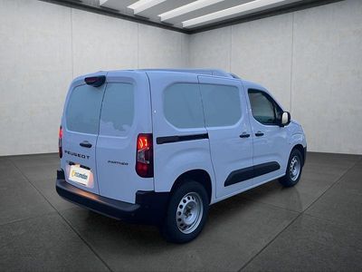 Neu Peugeot Partner 102 PS (75 kW) 2025 Weiß Van / Kleinbus
