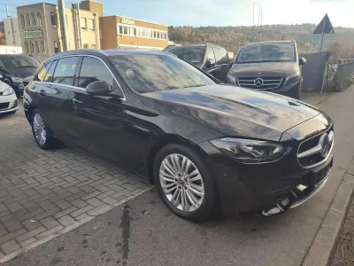 Gebraucht Mercedes C200 163 PS (119 kW) 2023 Schwarz Kombi