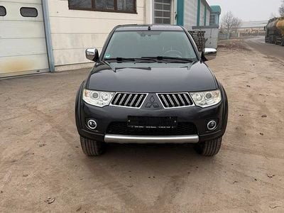 Grau Gebraucht 2012 Mitsubishi L Abholung | 11.900 €