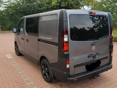 Gebraucht Nissan NV300 145 PS (106 kW) 2018 Grau Van