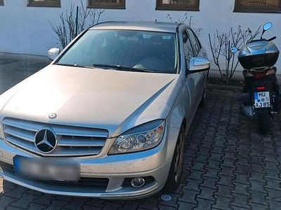 Gebraucht Mercedes 220 177 PS (130 kW) 2008 Silber Limousine