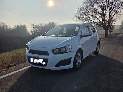 Weiß Gebraucht 2013 Chevrolet Aveo LT Kleinwagen | 4.500 € (Fairer Preis)
