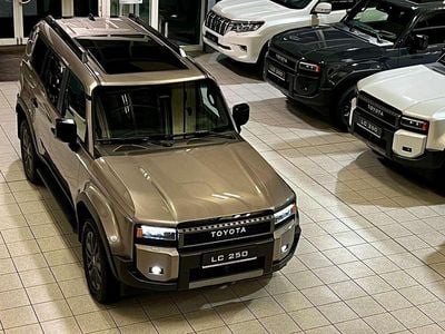 Nuova Toyota Land Cruiser Lounge 205 CV (150 kW) 2026 Marrone SUV