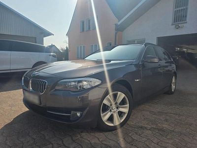 Gebraucht BMW 530 258 PS (189 kW) 2010 Grau Kombi