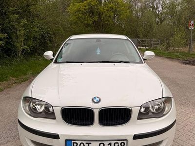 Gebraucht BMW 116 122 PS (89 kW) 2010 Weiß Kleinwagen